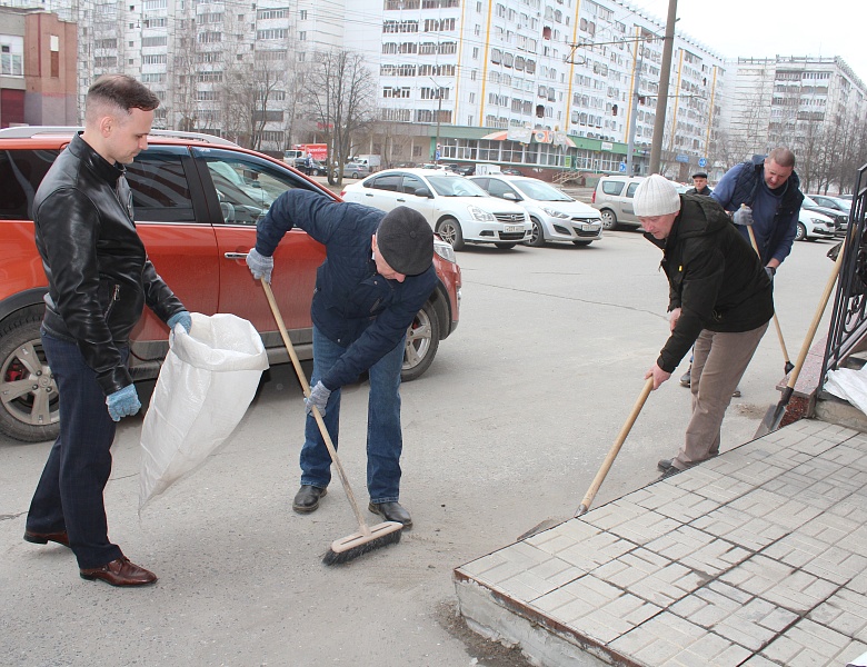 28 марта прошел весенний субботник по благоустройству территории.